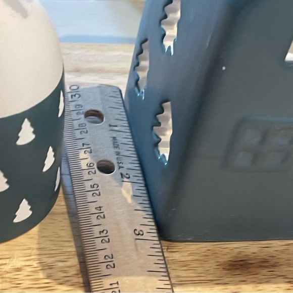 - NWT Ceramic Dark Green Tree House & 2 ceramic tree bells - Picture 10 of 11